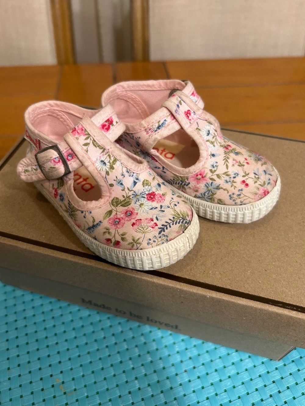 Cienta baby shoe 20c